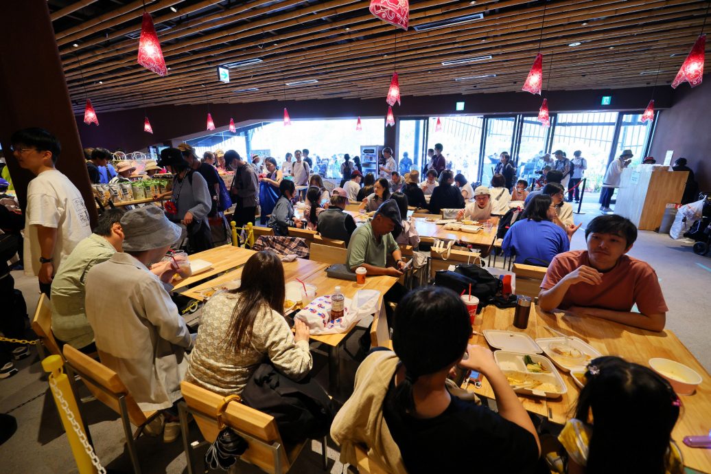 即时国内∕大马美食香飘大阪世博 “飞天印度煎饼”征服国际味蕾