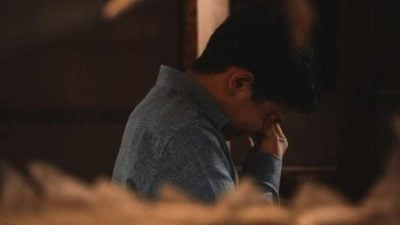 受不了尸臭飘散！运棺车司机“一句话”陷厄运