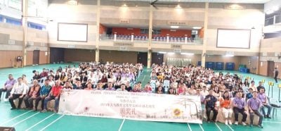 乌冷发展华小工委会颁奖励金 225优秀生19老师 获表扬