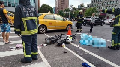 吊车转弯撞翻3摩托 77岁司机辗毙18岁女骑士