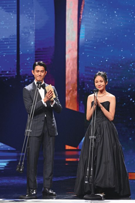 吴慷仁低调回台拍剧 导演拒借位狂挨十几巴掌　