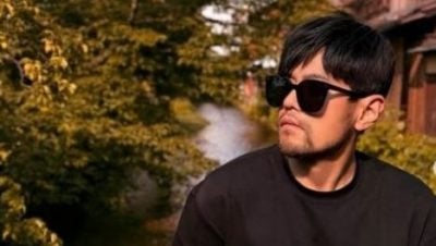 周杰伦现身京都 粉丝想合照得先答题