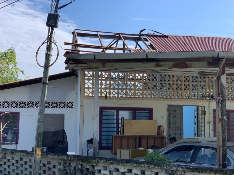 和丰风灾 多地倒树 屋顶开天窗