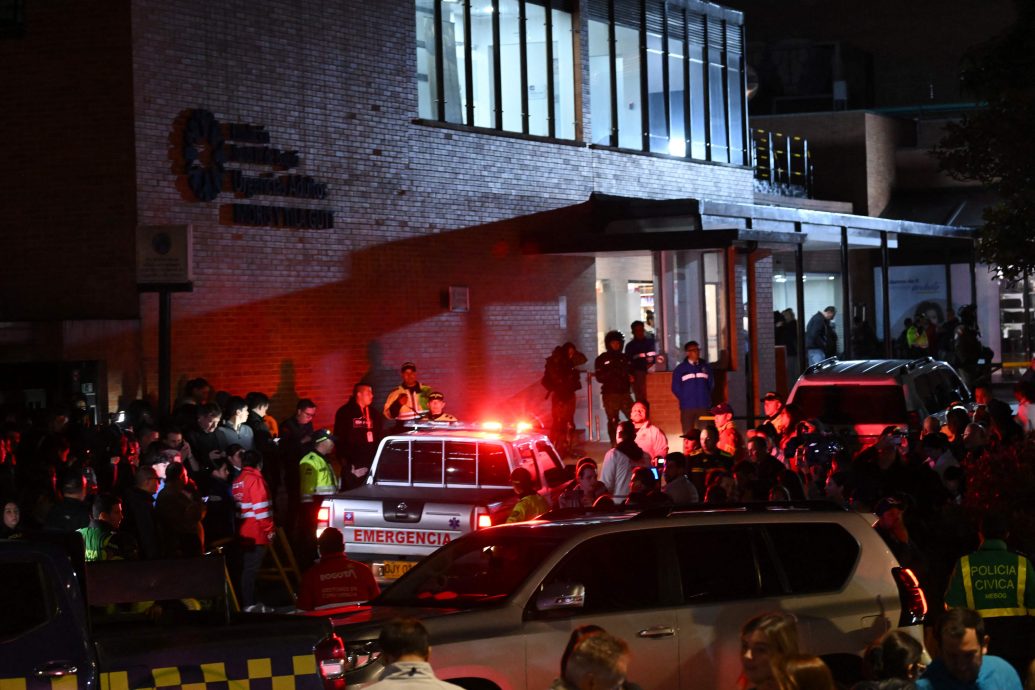 哥伦比亚总统候选人乌里韦遭枪击受伤 情况危急