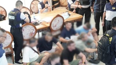 国际诈骗团伙行骗20年 遭泰警一锅端13人被捕