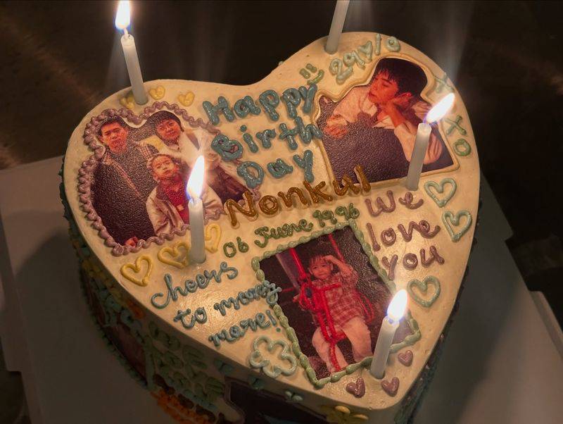 在母亲灵堂庆生 Nonkul见生日蛋糕泪崩