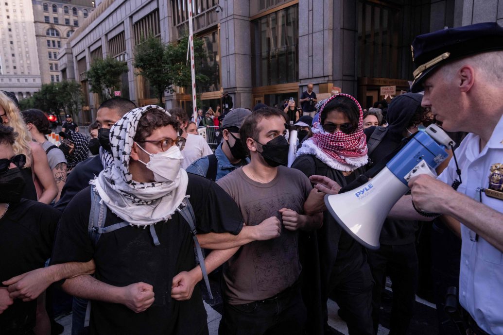 声援洛杉矶 纽约数千人上街反ICE