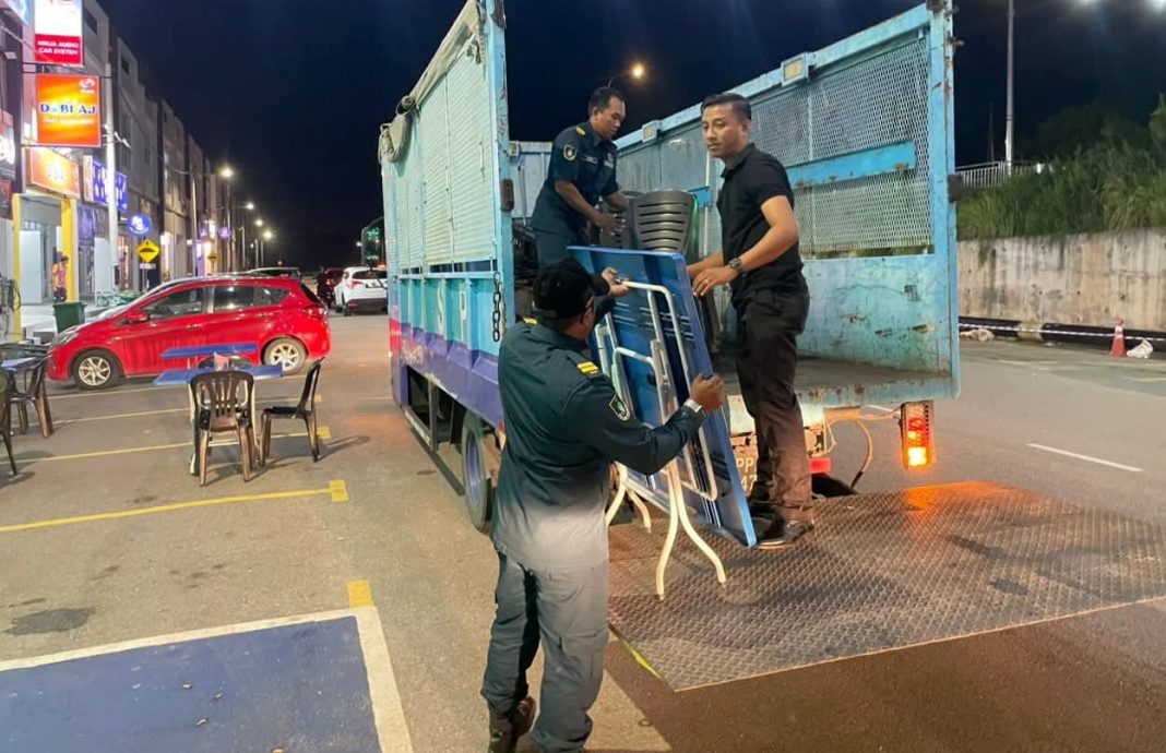 (大北马)公共空间擅摆桌椅，4餐室桌椅遭市厅充公