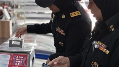 内贸局总动员执法  1天查1405场所破记录
