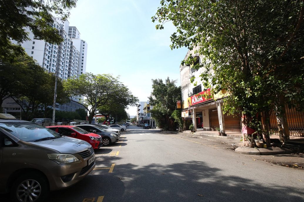 大都会/匪徒凌晨破门行窃 关街灯总电源企图摸黑犯案反失手被捕