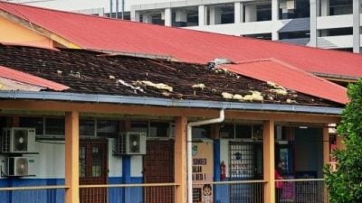 学校屋顶被狂风掀飞  全面维修需2个月