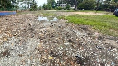 防弃垃圾 阻种菜 禁停车  草场建围篱 迟来的赞  