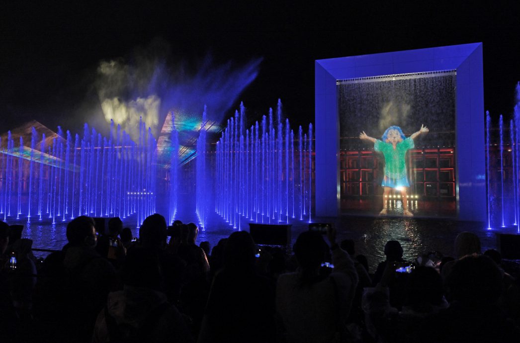 大阪世博会水之广场“退伍军人菌”超标 水上表演连3天喊卡