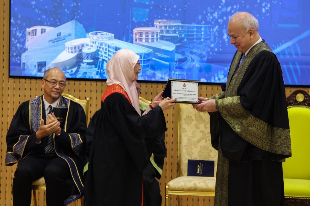 大马医师学院颁授最高荣誉 旺阿兹莎获杰出教育家奖