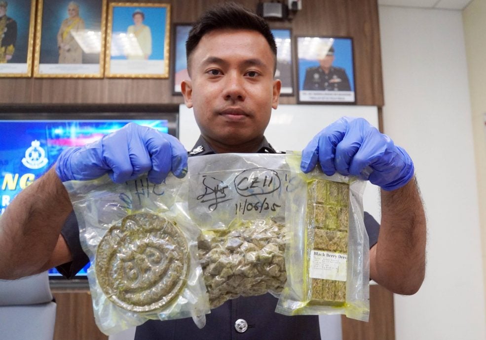 大麻砖包装成巧克力粒、巧克力块、圆形峇拉煎块,连LABUBU也祸害印大麻砖上