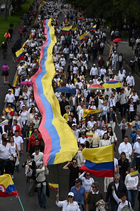 头部中弹哥国总统候选人术后情况仍极严重 妻子“他在为自己的生命而战”