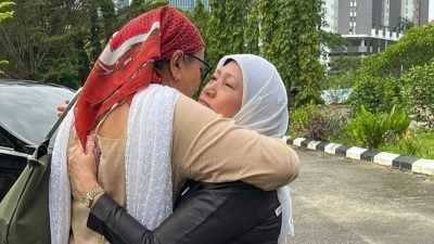 女大生毙命宿舍| 南茜苏克利探访家属致哀 促当局公平透明调查