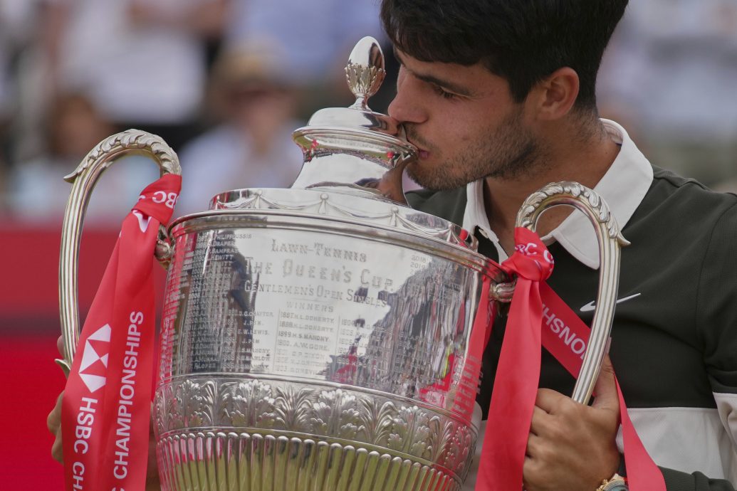 女王杯网球赛|擒莱赫卡豪夺18连胜  阿卡第2次封王