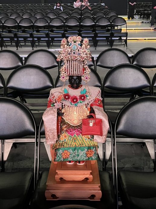 妈祖神像坐镇观众席！彭佳慧开唱有“最神嘉宾”加持 