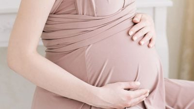 孕妇抱怨搭地铁没人让座  网民：与其生气不如开口问