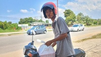 孝心男为让母亲生日开心 刚出粮就买最贵蛋糕庆生