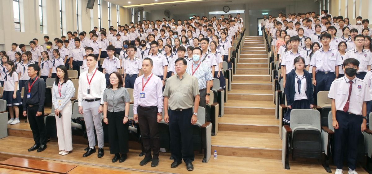 学生阅报计划|深斋中学13高中班受惠 丁志明热心赞助学弟妹 