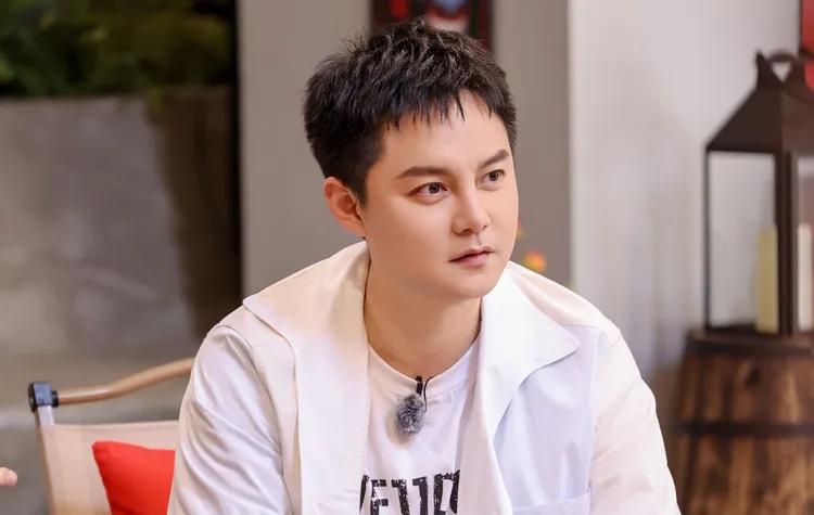 尹正自认人丑一事无成 黄晓明鼓励：不许辜负志气