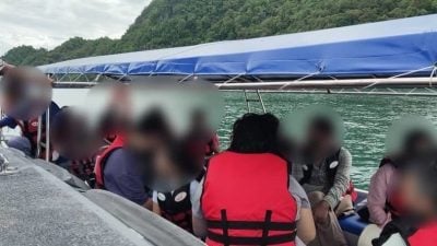 2艘旅游观光船无牌超量载客　连累2舵手21外国游客被扣捕