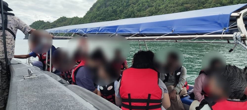 已审（大北马）2艘旅游观光船无牌且超载被捕。