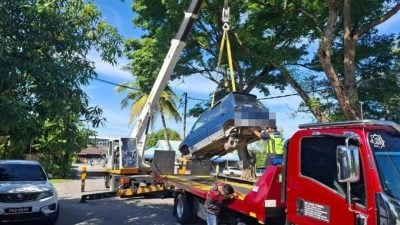 大年废车停路旁全吊走   市议会提醒勿胡乱停车