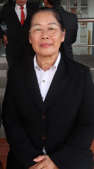 已签发 柔︰昔16新村村长宣誓:非村民陈永业创记录,任登雅新村村长