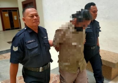 3度强奸未成年养女  男子被判坐牢30年鞭6下