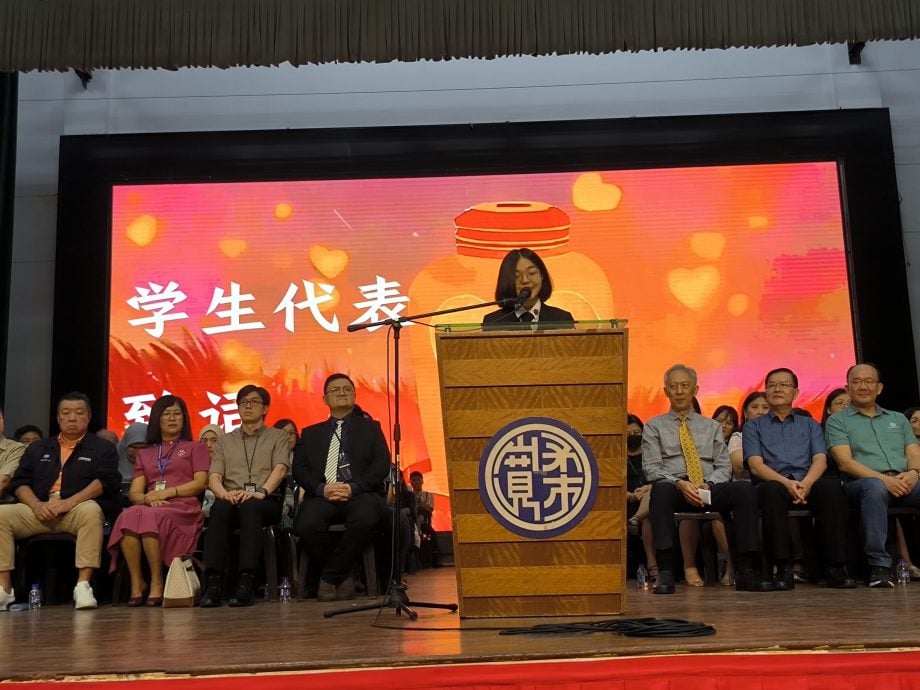 宽古学生感谢教师与董事沉着应对风波，守护学生