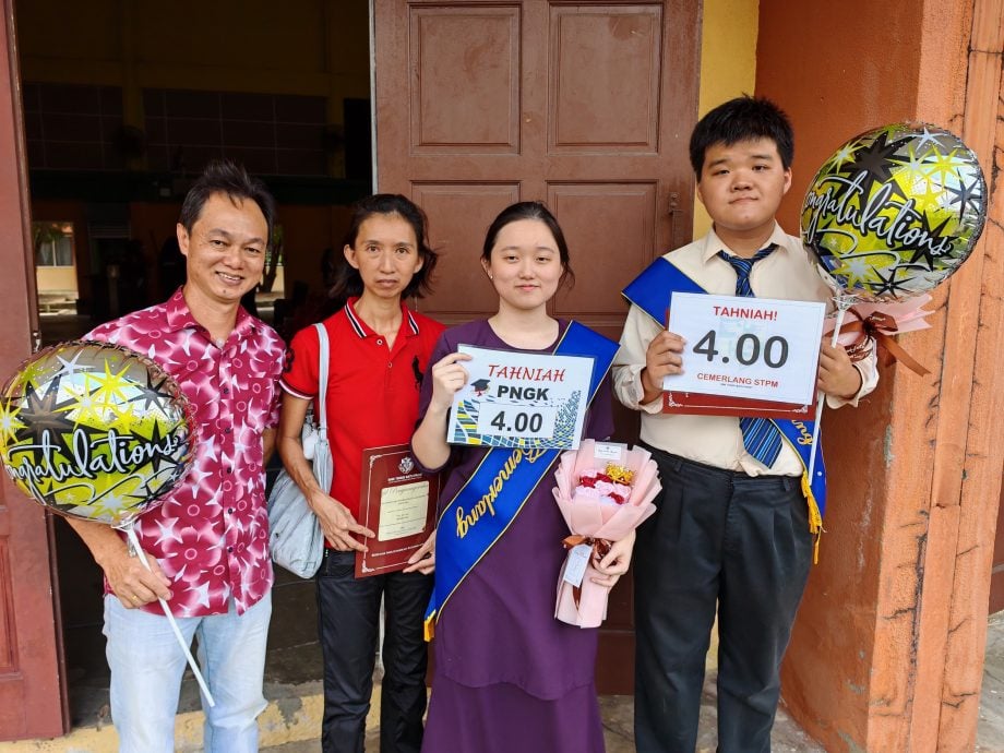 已签发 柔：峇高级中学及格率100%，4人考获4A