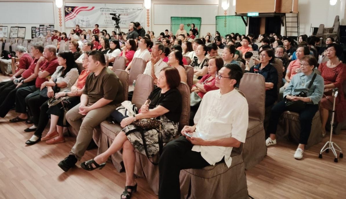已签发 柔:新闻:《恩师刘曼弘追思音乐会》逾200人以歌声寄托思念