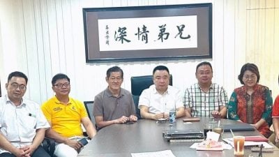 华中美食义卖活动 可用学校售出固本交易