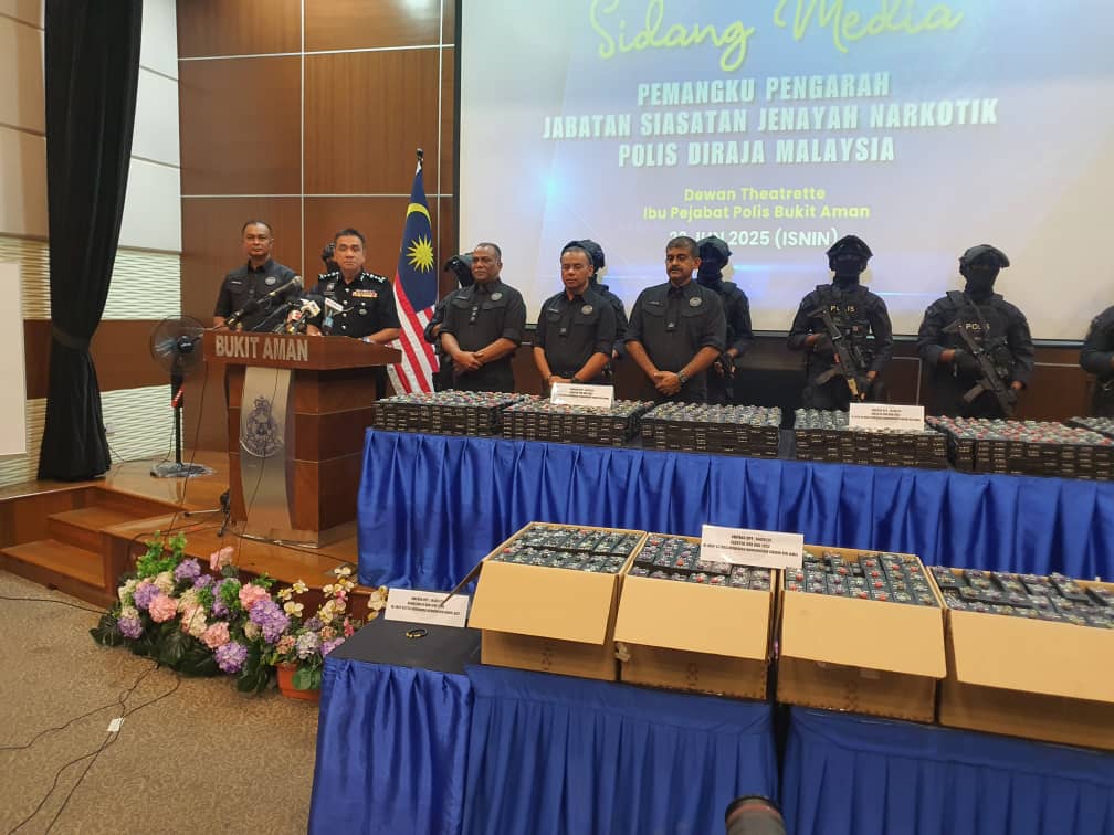 已签发//3狮城男伙大马人制可卡因毒烟液外销牟利·警逮捕4男子 起获逾700万毒品