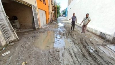 店屋非法经营水泥业务 惹恼毗邻商家促市会对付