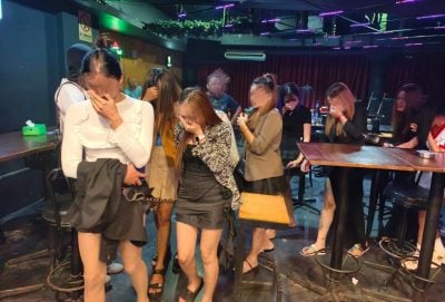雪移民局取缔娱乐中心  11陪酒女疑供性服务被扣