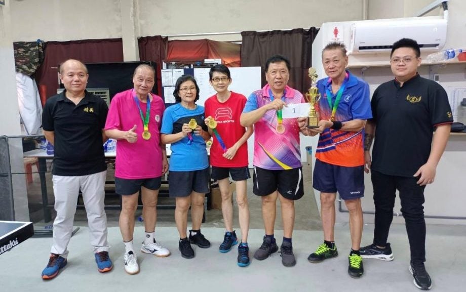 **已签发**柔:“精英杯”乒乓团体邀请赛 东甲快乐乒乓俱乐部A队荣获冠军