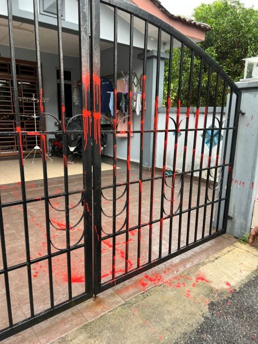 **已签发**柔：住家地址遭表哥滥用，大耳窿泼漆恐吓纵火