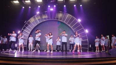 全国U17篮赛 | 群英宴歌舞表演 球员展现青春另一面
