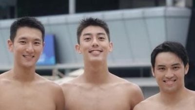 ​水球男将挺胸露肌  王昱清：我当年也不输！