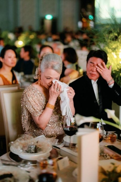 *已签发*柔:狮城二三事:不舍女儿郑颖出嫁 郑各评喝醉大哭