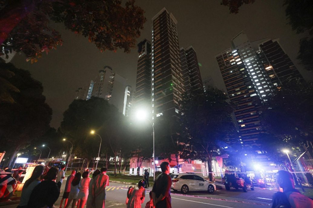 *已签发*柔:狮城二三事:狮城荷兰弄组屋单位失火 2居民2民防人员送院