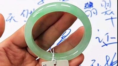 花逾7千令吉买7玉镯   狮城妇女送检揭是假翡翠