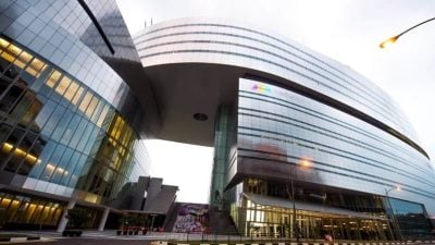 被发现在女厕里形迹可疑  新传媒开除一名男性雇员