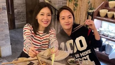 黄暄婷首主持《红星大奖》 获欧菁仙隔空授计