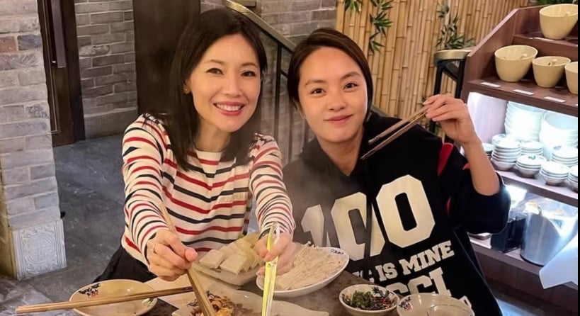 *已签发*柔:狮城二三事:黄暄婷首主持《红星大奖》 获欧菁仙隔空授计