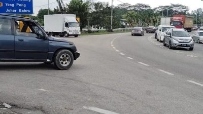 民生特工队 | 单向变双向 车停路口 巴口此路好危险